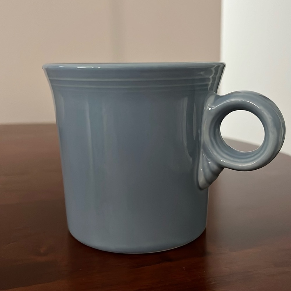 Fiesta Periwinkle Ring Mug in production 1989-2006. Availability =4